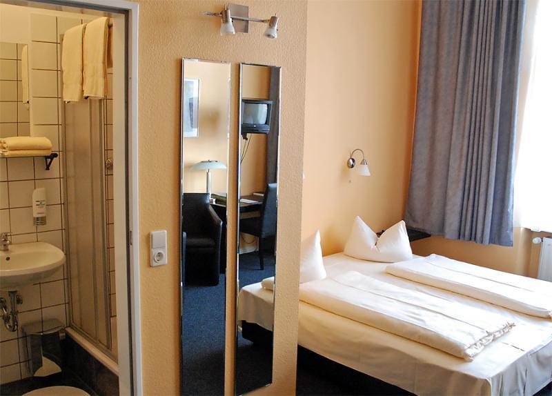 Hotel Am Hermannplatz Berlin Extérieur photo