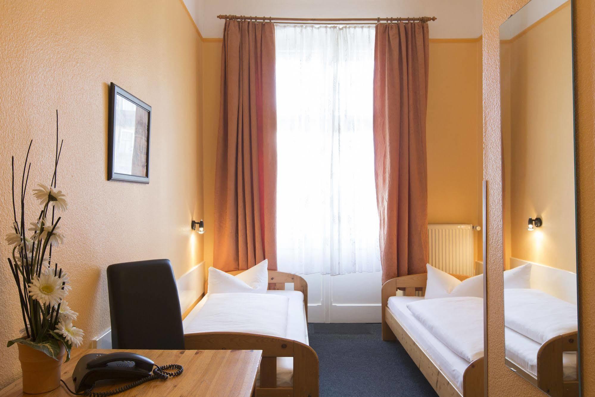 Hotel Am Hermannplatz Berlin Extérieur photo