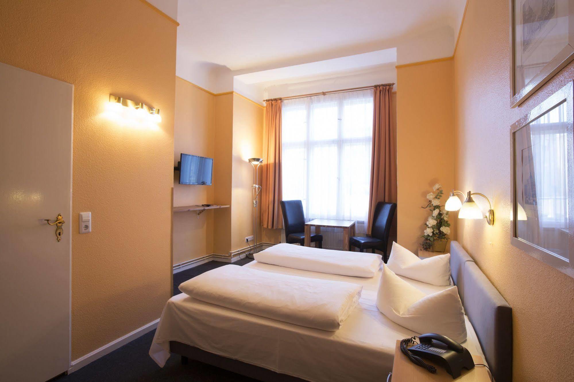 Hotel Am Hermannplatz Berlin Extérieur photo