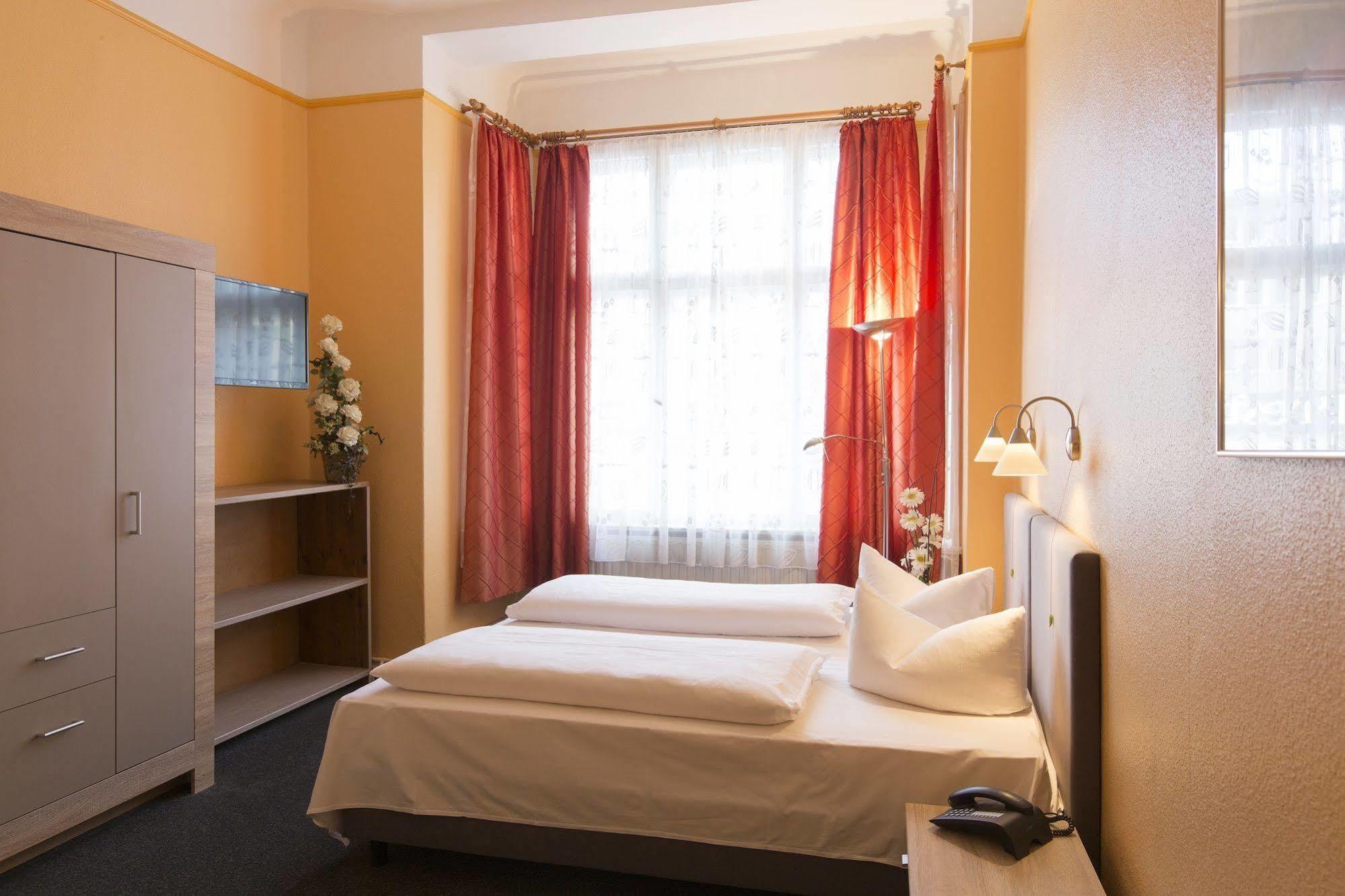 Hotel Am Hermannplatz Berlin Extérieur photo