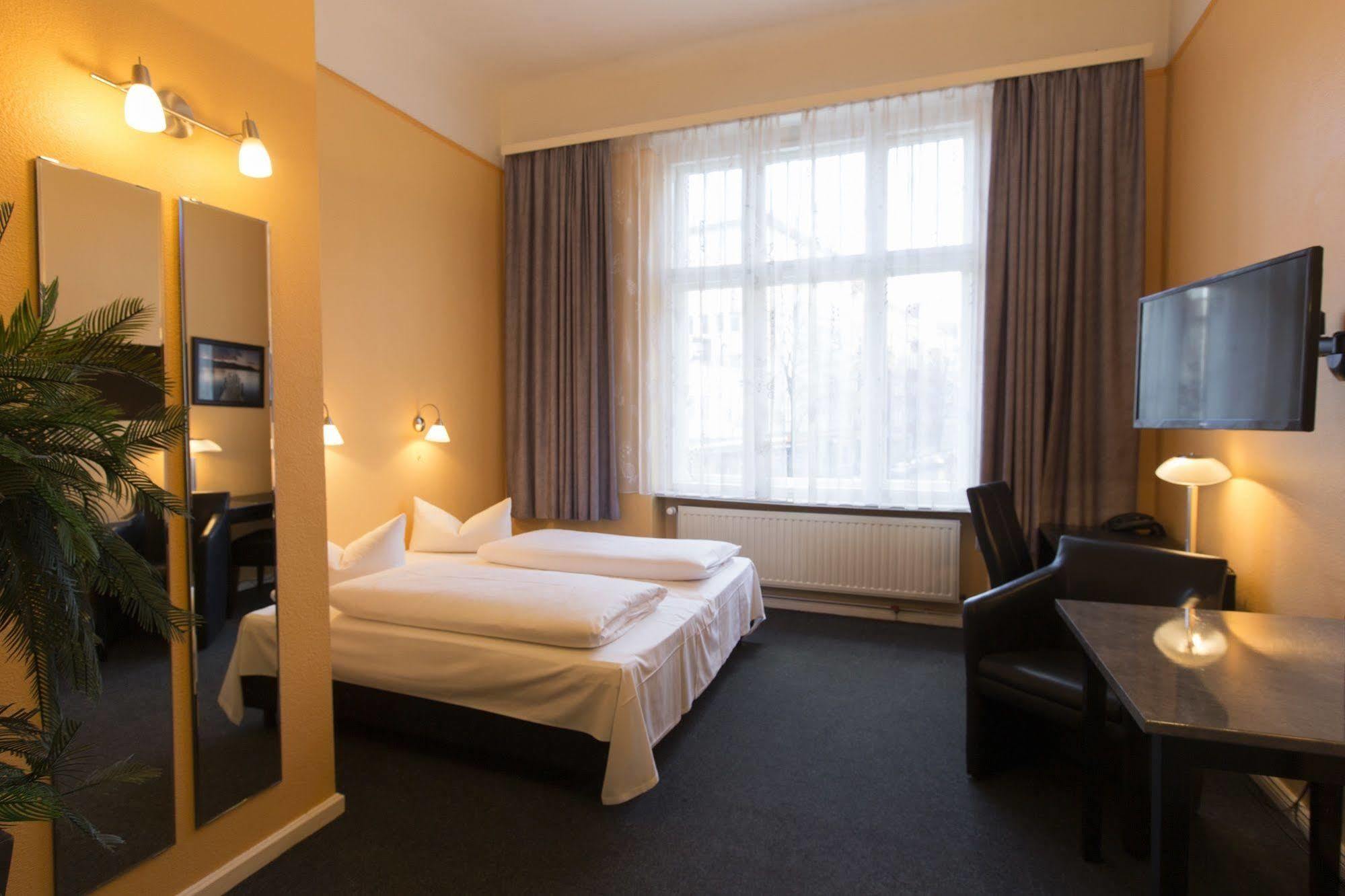 Hotel Am Hermannplatz Berlin Extérieur photo