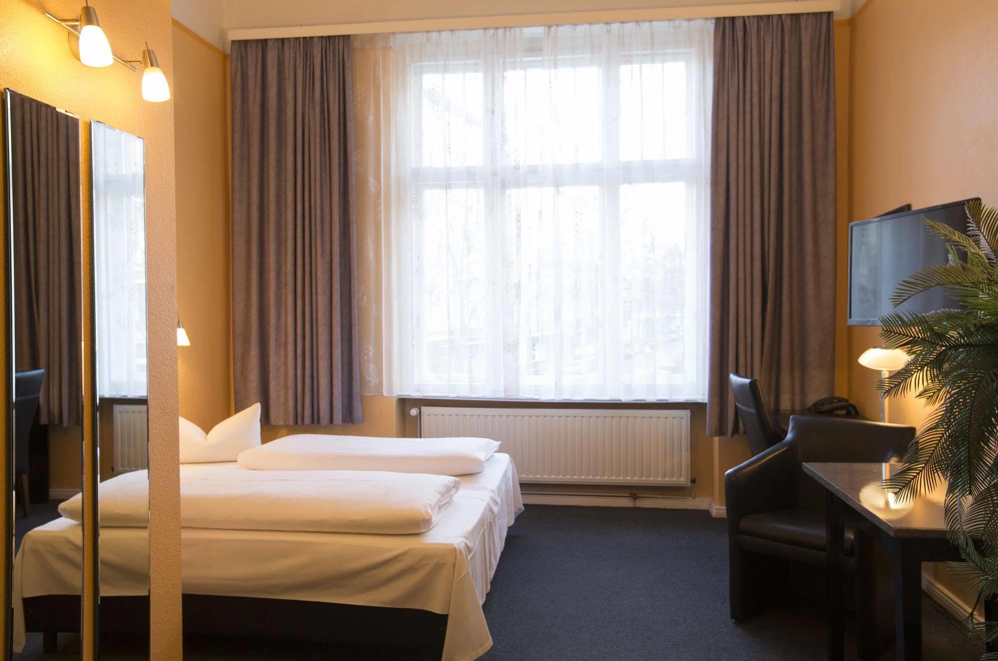 Hotel Am Hermannplatz Berlin Extérieur photo
